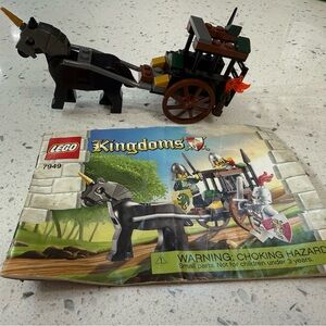 7949 LEGO Kingdoms Prison Carriage Rescue